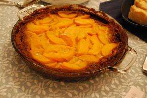 Gluten Free Peach Gingersnap Pie