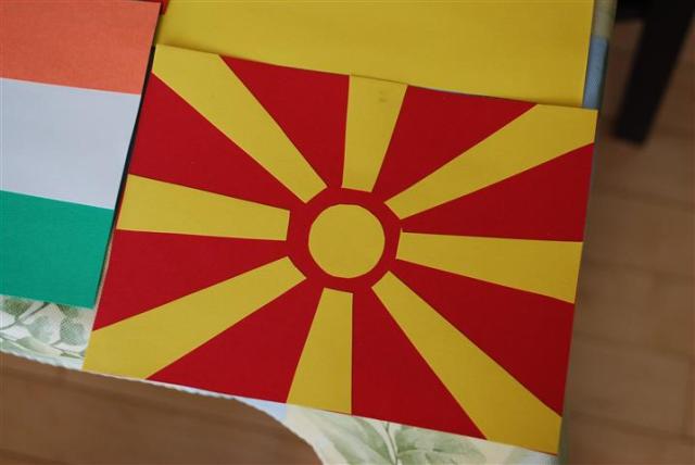 Those are some mad gluing skillz, right there.