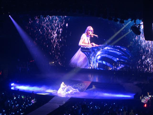 taylorswift-ottawa9 (Small)