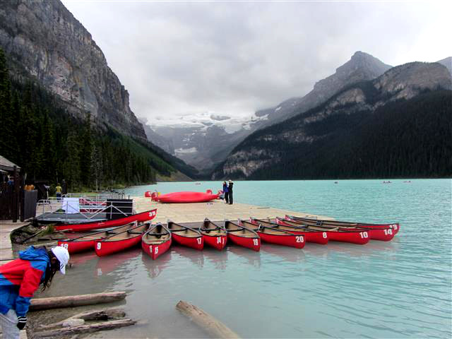 604_BoathouseAtLakeLouise