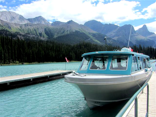 860_MaligneLakeBoat